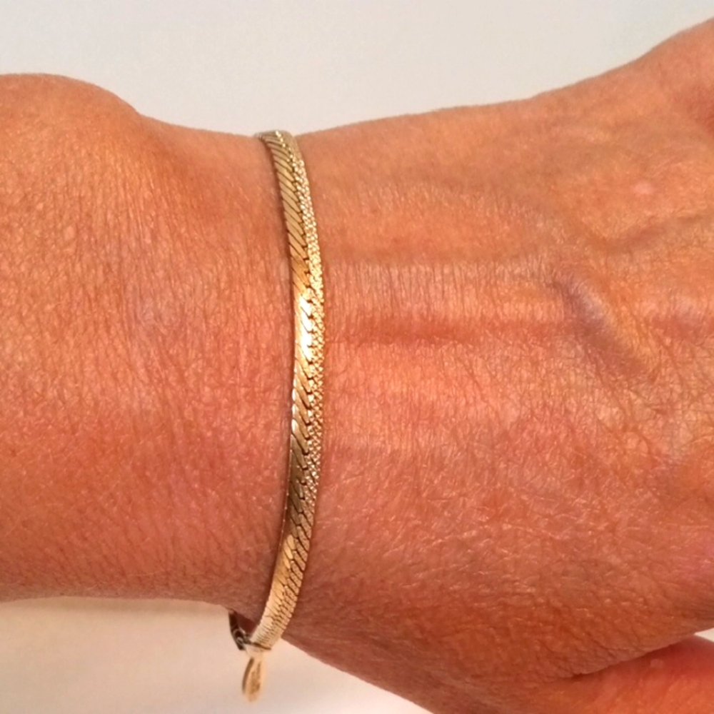 American Showcase Elegant Gold Tone Bracelet